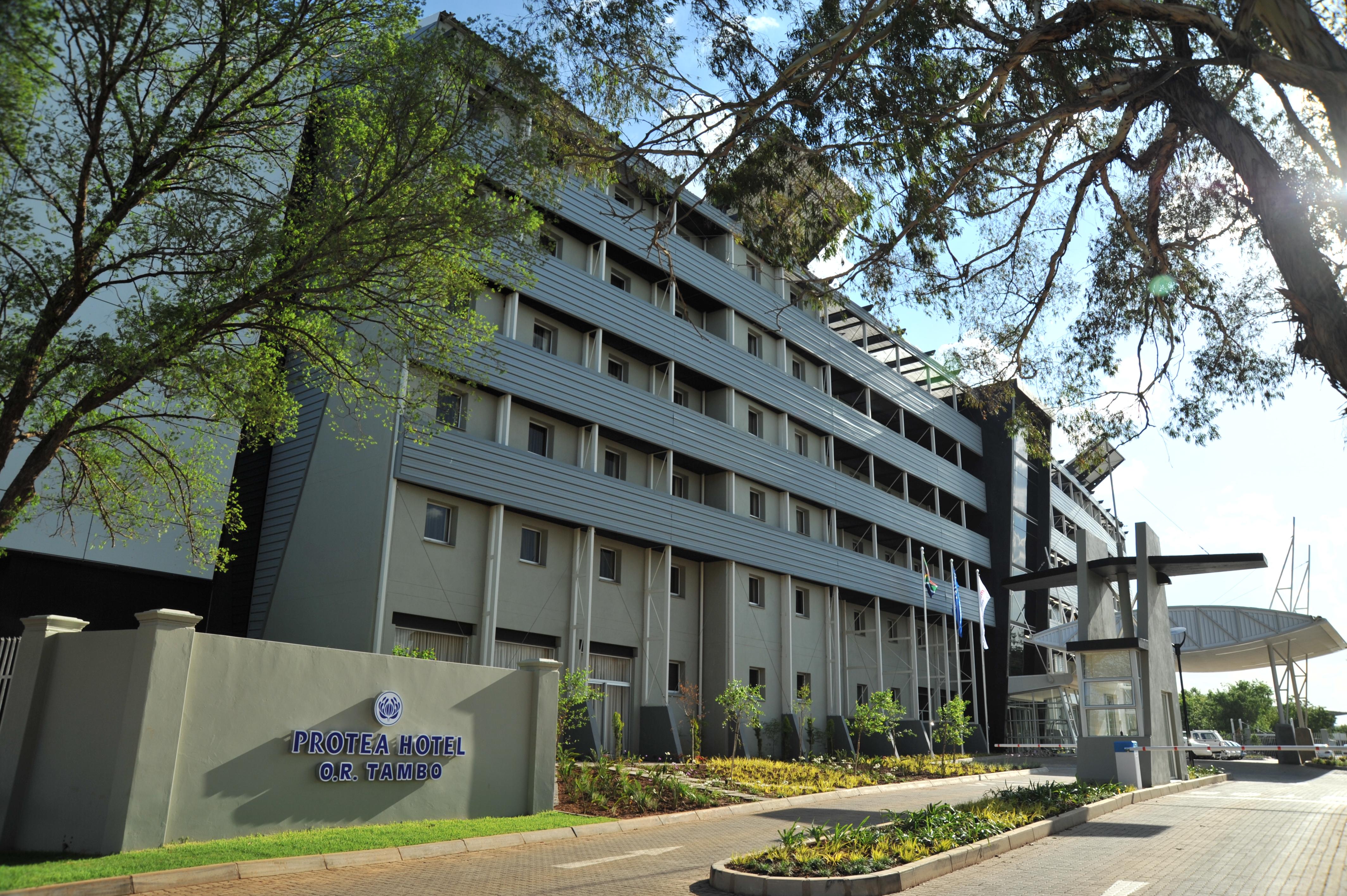 Protea Hotel By Marriott O R Tambo Airport Kempton Park Exterior photo